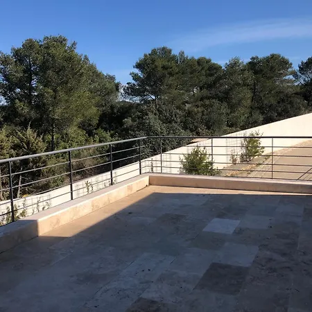 فيلة Garrigue *